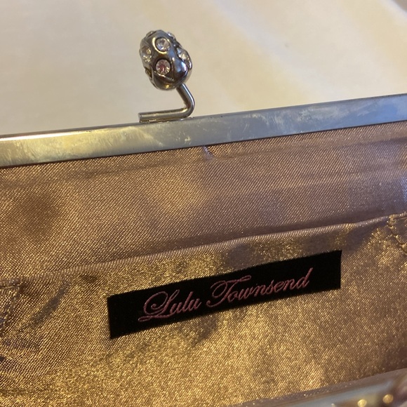Lulu Townsend clutch with silver strap - Picture 7 of 8
